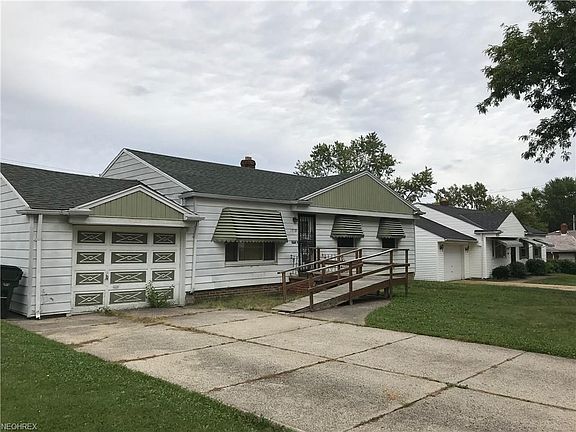 3rd image of 19701 Mayfair Ln