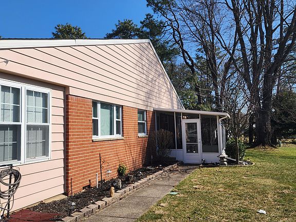 4th image of 6 Franklin Lane #B