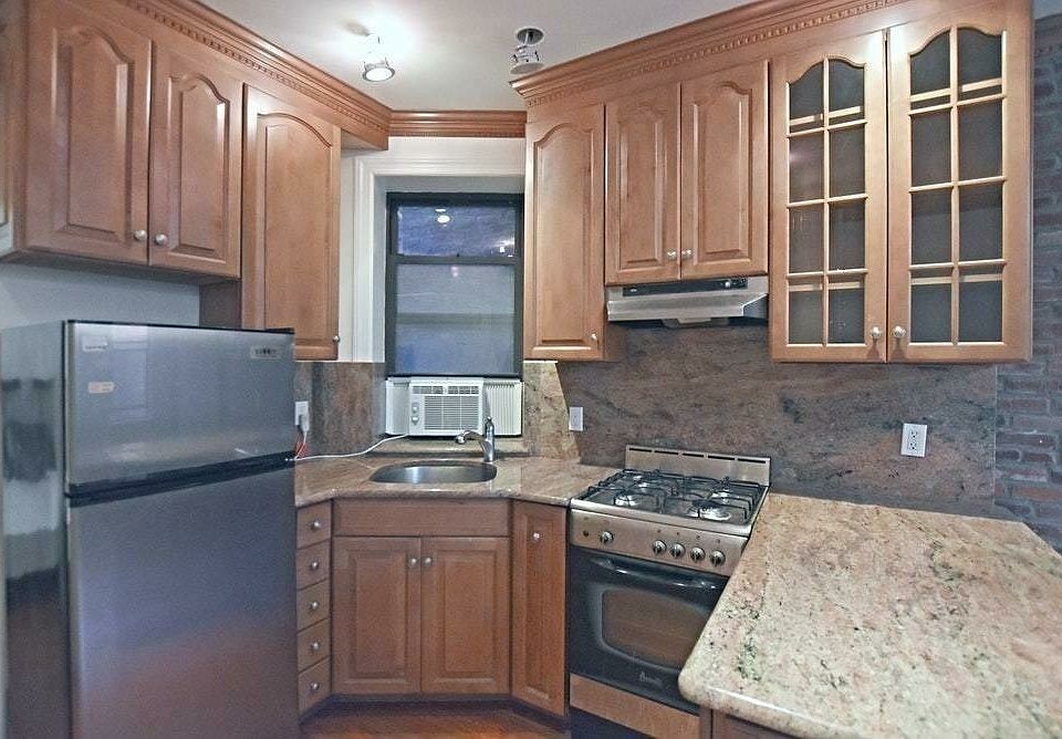 2nd image of 266 W 11th St #5FW