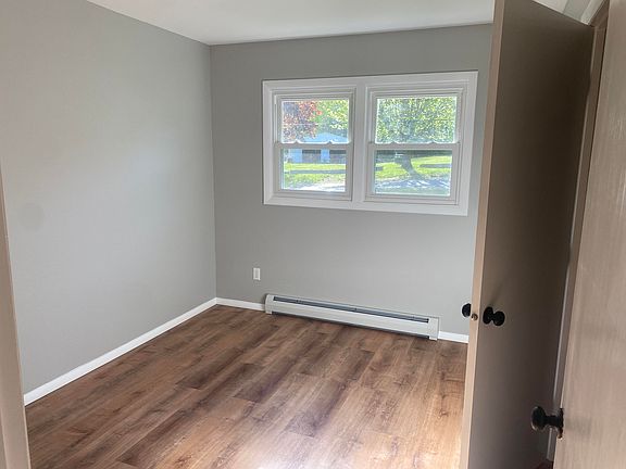 5th image of 40 Lakeview Drive