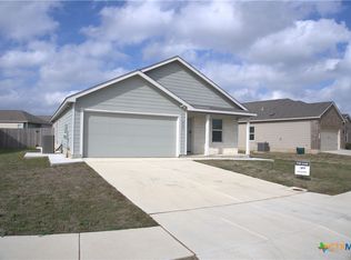 809 Riviera Ct, Seguin, TX 78155