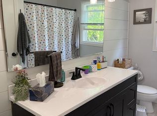 316 Hillview Cir, Waukesha, WI 53188