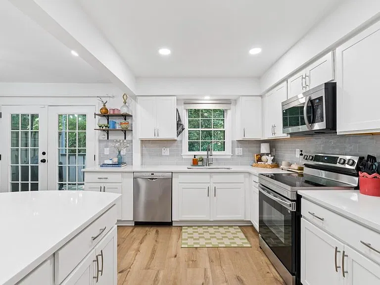 140 Amherst Pl NW — Photo 10