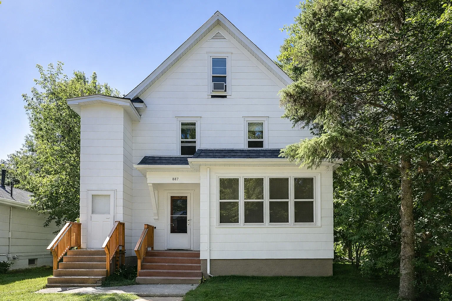 8 bed, $3,600 — Photo 3