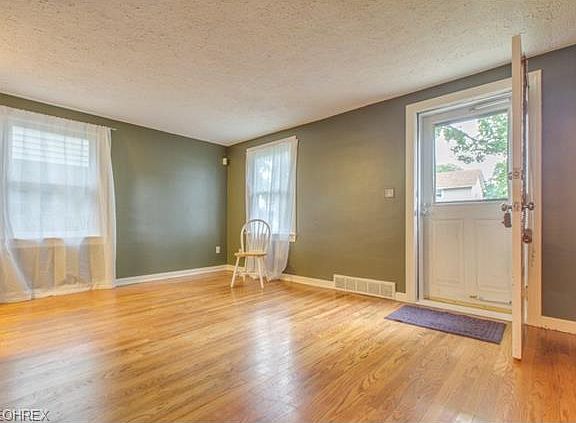 2nd image of 37911 Clark Ct