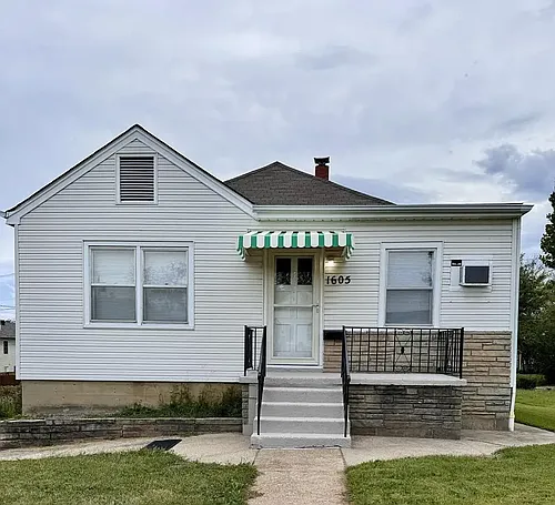 1605 N Cedar St Photo 1