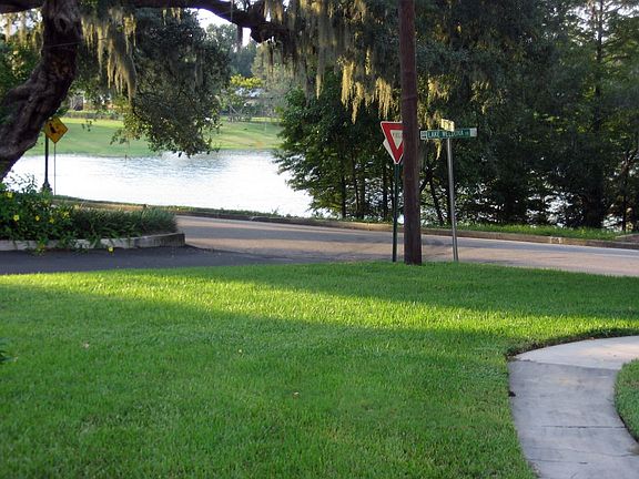 2nd image of 1500 Lake Weldona Dr