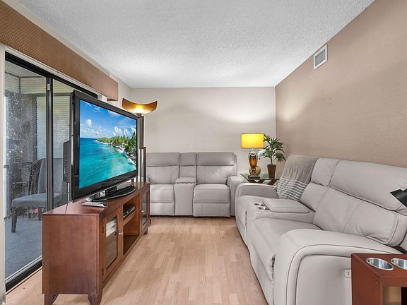5th image of 10965 W Clairmont Circle #105