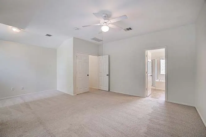 1115 Rawhide Trl — Photo 38