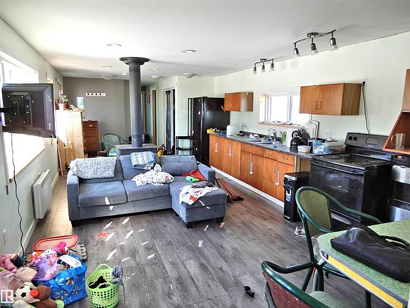 3rd image of 56523 Range Rd #12