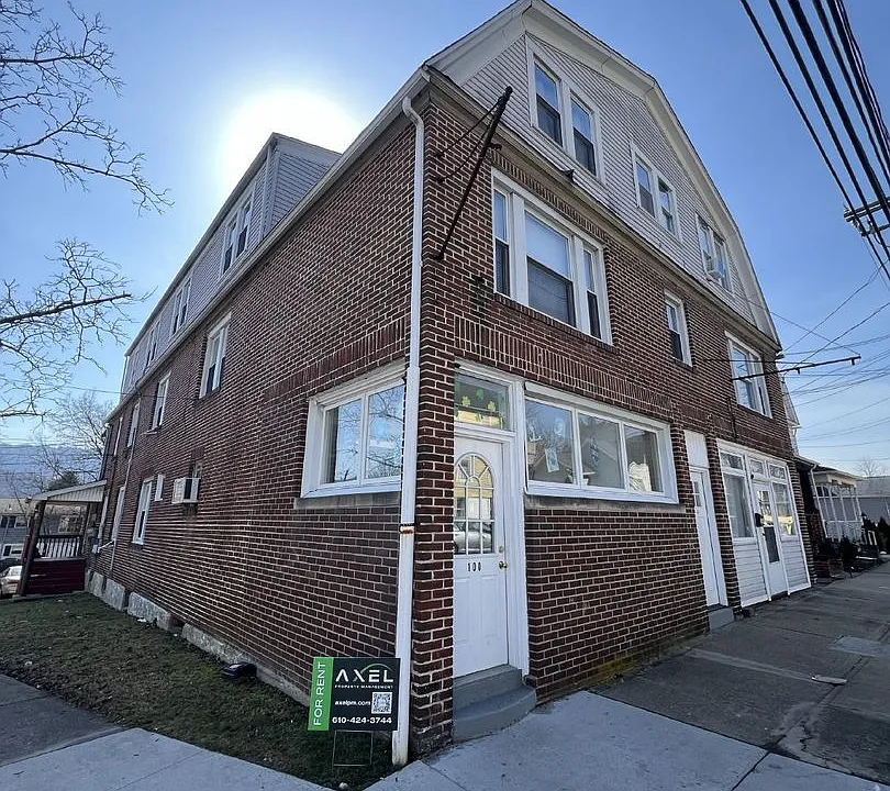 24 S Empire St #2R