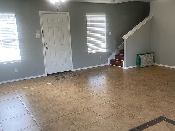 3rd image of 620 Northgap Dr
