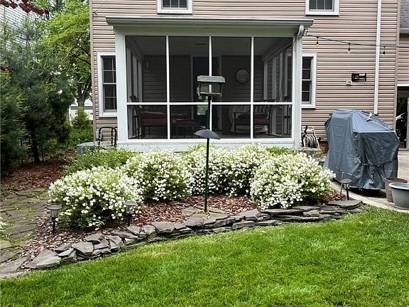 3rd image of 373 Lake Forest Dr