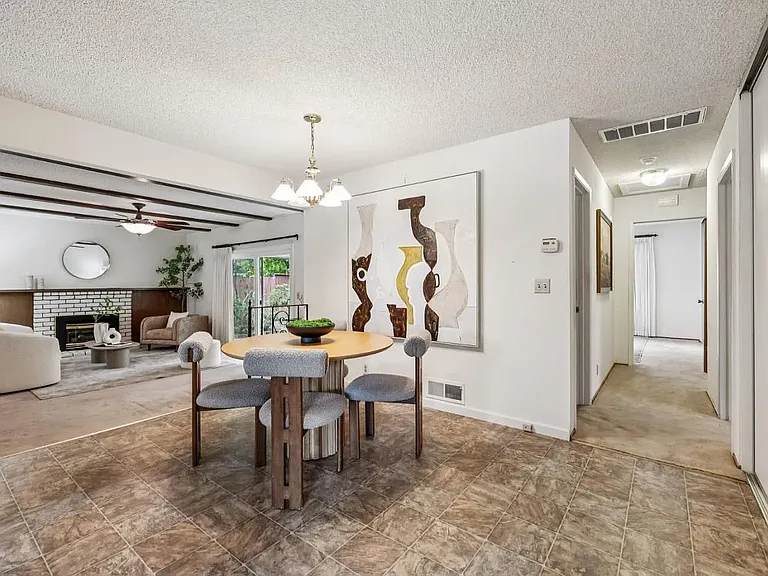 1563 Heron Ave — Photo 3