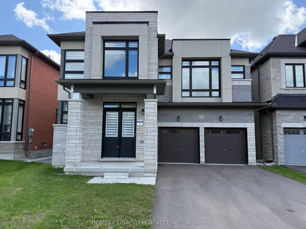 105 Halldorson Ave, Aurora, ON L4G 7Z4