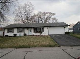 620 Oswego Rd, Valparaiso, IN 46385