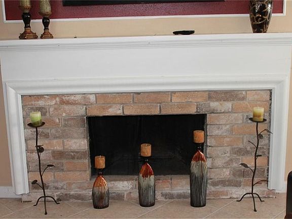 3rd image of 18003 Holly Forest Dr