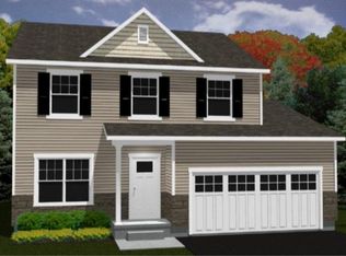 14 Nantucket St, Cohoes, NY 12047