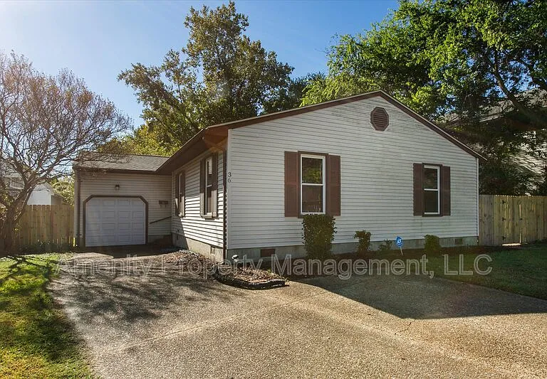 36 Old Fox Hill Rd — Photo 1