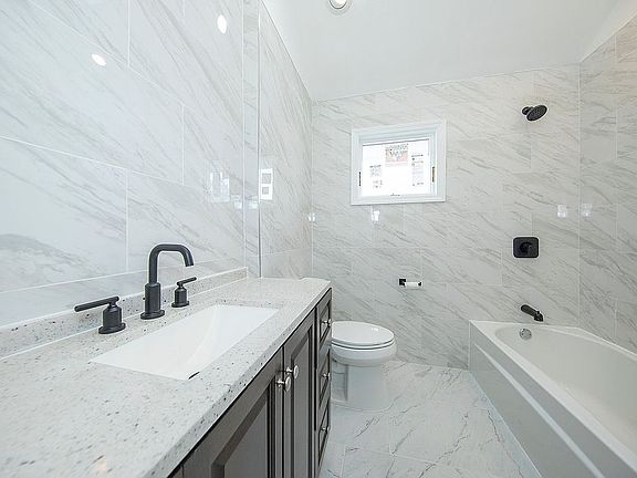 5th image of 120 King St