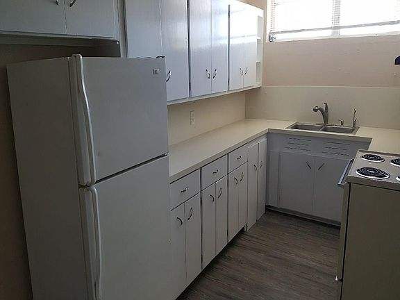4th image of 6075 Alexander Ln