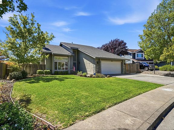 2nd image of 883 Dover Cir