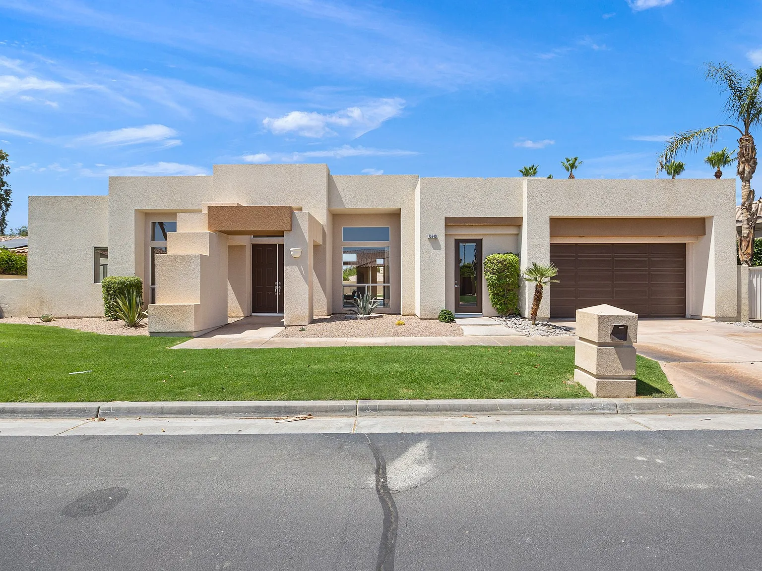 4 bed, 2726 sqft, $9,000 — Photo 4