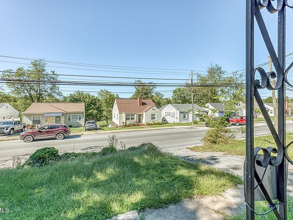 3rd image of 2410 Broad St