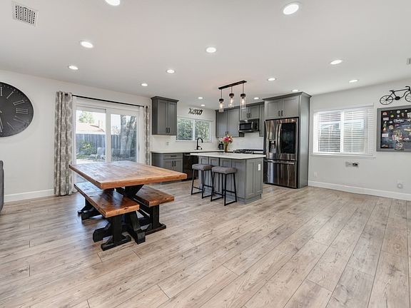 4th image of 9637 Tanglewood Cir
