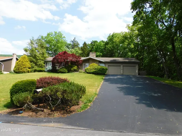 1231 Van Buren Ave, Altoona, PA 16602