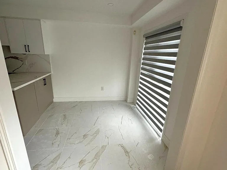 169 Flagstone Way — Photo 5