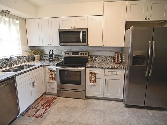 4th image of 996 Osborne Dr
