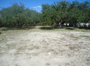 37 Old Cottage Beach Dr, Rockport, TX 78382