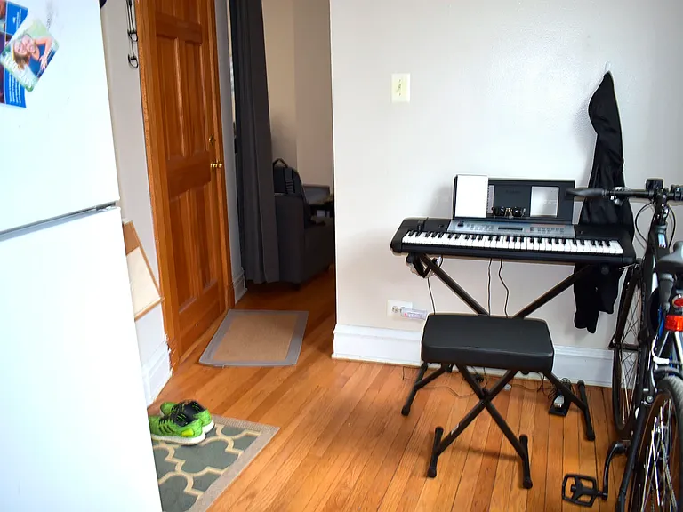 837 W Cornelia Ave #2N — Photo 5