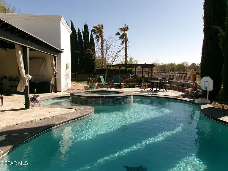 5833 Angel St — Photo 34