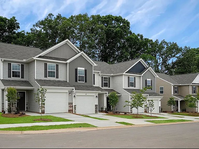 1st image of 926 Powder Creek Dr