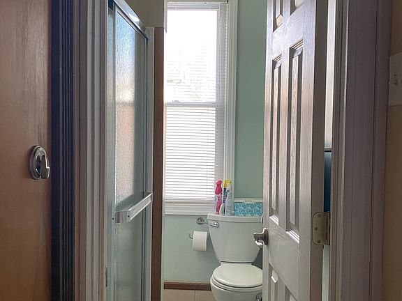 4th image of 175 Mallory Ave Floor 2