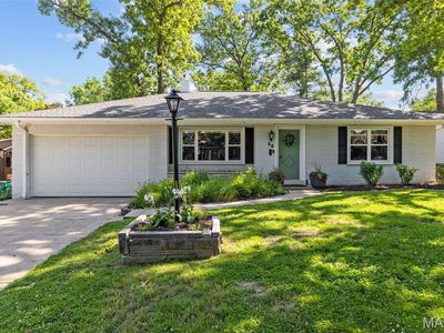 28 Villawood Ln, Saint Louis, MO, 63119