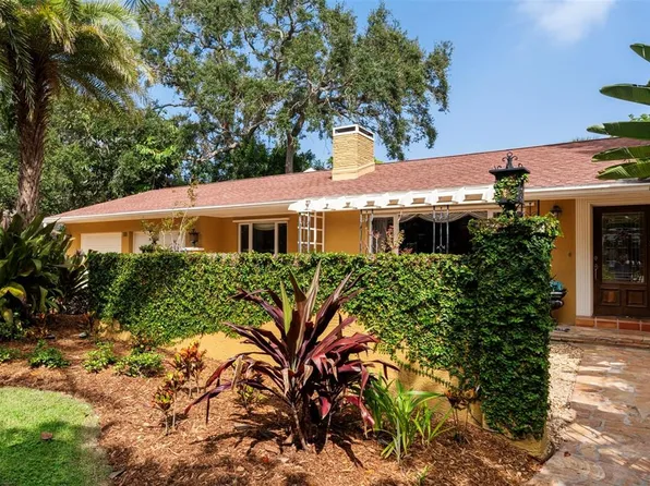 1713 North Dr, Sarasota, FL 34239