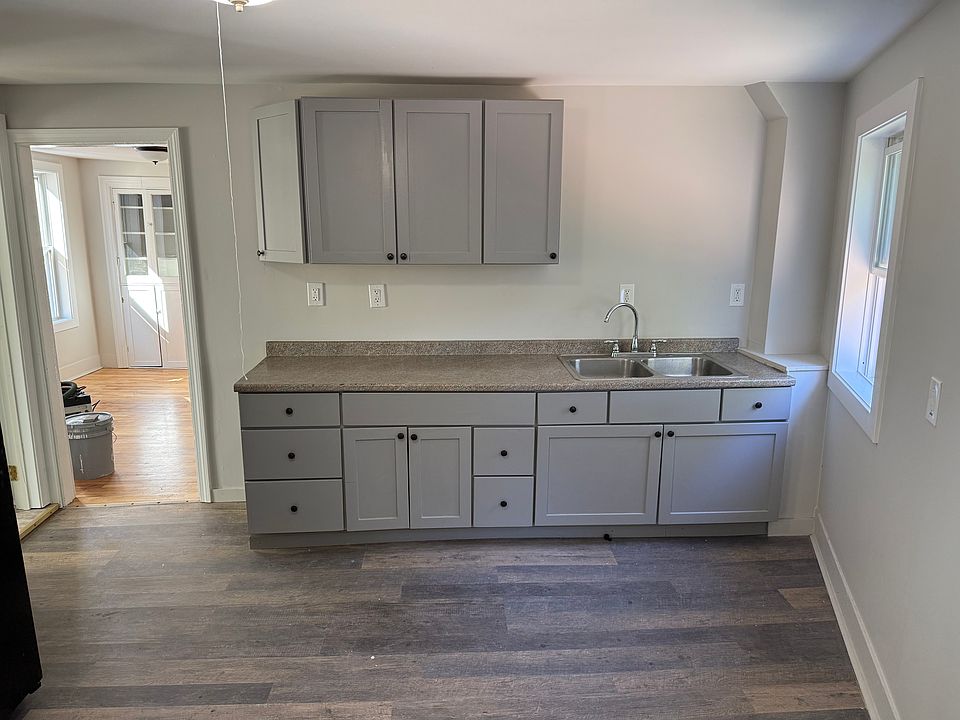1st image of 324 Main St Suite 2