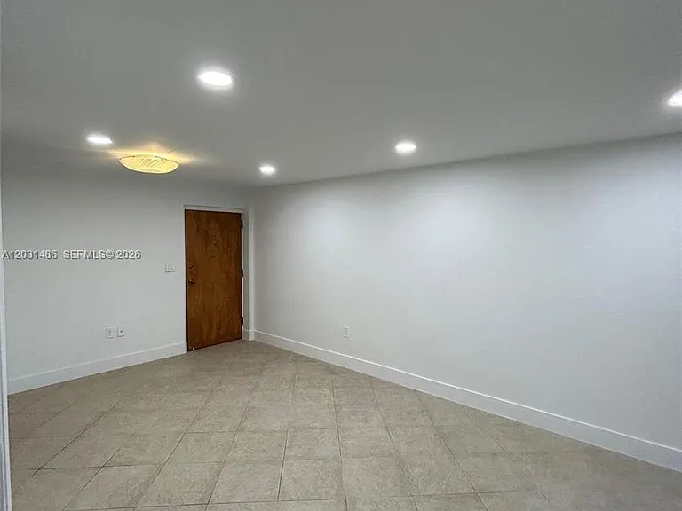 2920 SW 28th Ter #202 — Photo 8