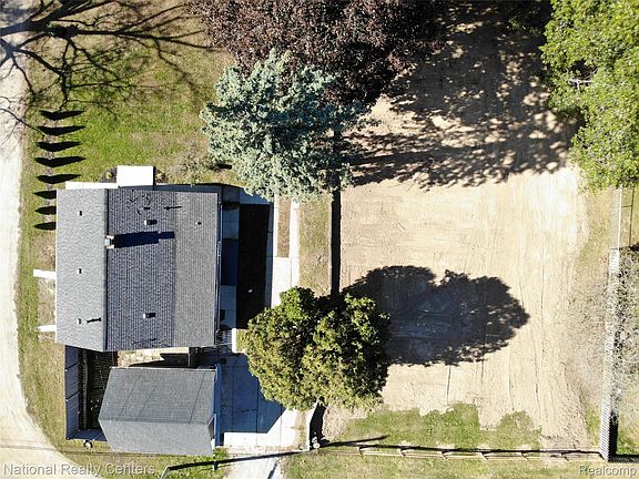 2nd image of 4915 Clarkston Rd