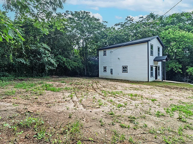 2065 Freeman St — Photo 7