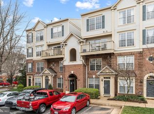 7009 Metropolitan Pl APT 301, Falls Church, VA 22043