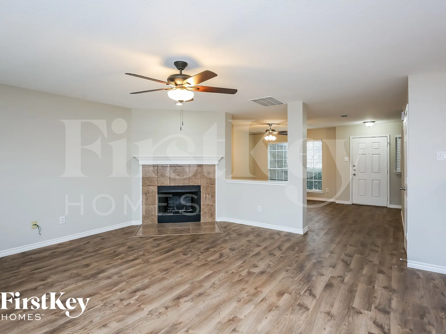 3 bed, 2.5 bath, 1800 sqft, $2,080 — Photo 2