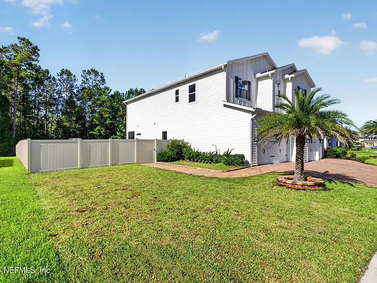 22 Azura Point — Photo 35