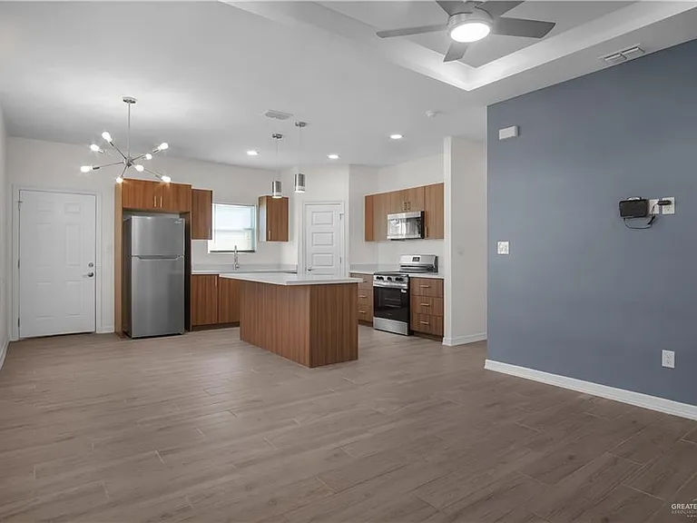 608 N Onyx Ave #2 — Photo 4