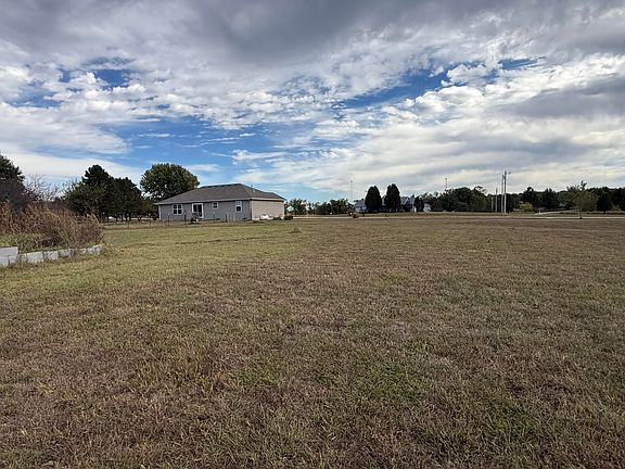 3rd image of 5419 S 165th Road