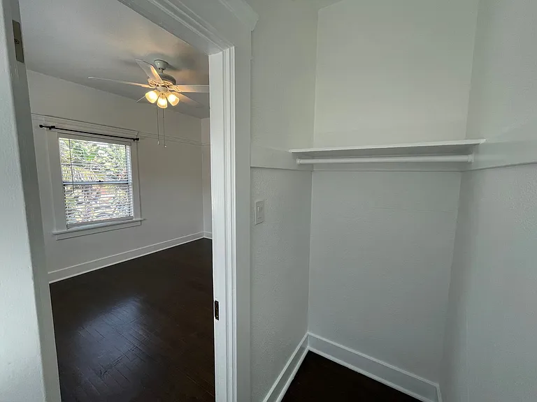 735 W 4th St — Photo 40