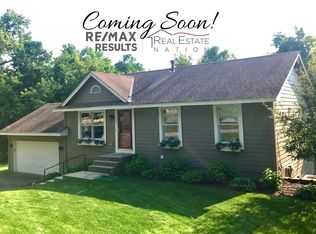 685 Carver Beach Rd, Chanhassen, MN 55317